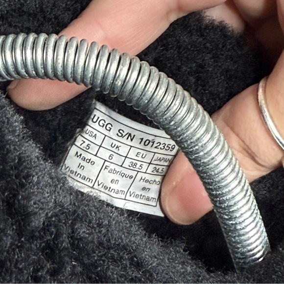 Ugg Quicy Black Boots Size 7.5 - Picture 7 of 8